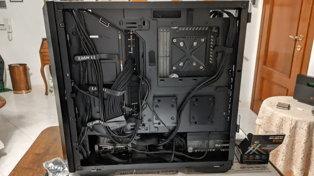 Assembler PC gaming cable management 